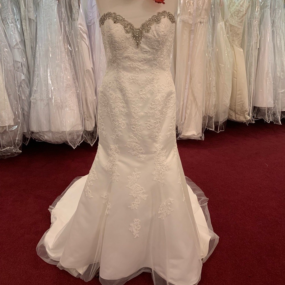Da Vinci Ivory  Wedding gown - size 10